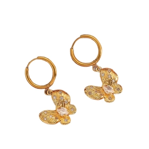 Goldene Schmetterlingsohrringe mit funkelnden Strasssteinen und elegantem Verschluss