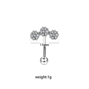 Detail view of heart-shaped zircon eyebrow piercing bar with 11mm dimensions and 1g weight
