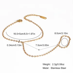 Vue détaillée du bracelet-bague en acier inoxydable doré avec mesures précises