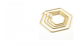 Detailed view of 18K gold plated stainless steel hexagonal hoop earrings 45mm