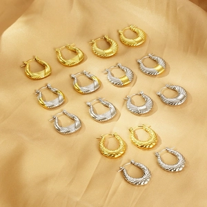 18K Gold Plated Stainless Steel U-Shaped Hoop Earrings For Women Minimalist Spiral Texture Croissant Fashion Jewelry
