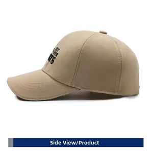 Dettaglio del cappellino outdoor kaki con ricamo OUTDOOR SPORTS sul pannello laterale