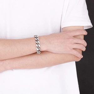 Polished silver cuban link chain bracelet for men and women in minimalist rock style
