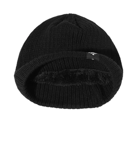 Vue détaillée du bonnet en maille noir avec doublure polaire épaisse et logo flocon