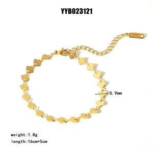 Elegant 18K gold-plated stainless steel bracelet featuring small shell link charms