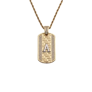 Pendentif lettre A doré avec oxydes de zirconium colorés et chaîne torsadée fine