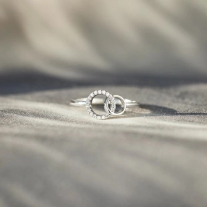 925 Sterling Silver Interlocking Double Circle Ring For Women Elegant Geometric Band Rhinestone Inlaid Fashion Finger Ring Jewelry Gift