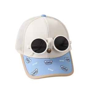 Kreative Kinder-Netzkappe mit integrierter Sonnenbrille und süßem Bärenmuster