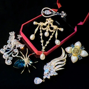 Vintage Palace Style Brooch Pin Copper Alloy Rhinestone Artificial Pearl Animal Flower Elegant Jewelry For Women