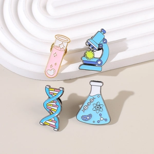 Kreatives Wissenschafts-Emaille-Pin-Set mit Mikroskop, Kolben und DNA-Helix-Ansteckern