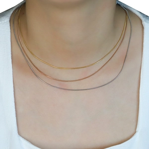 Set de tres collares de cadena de serpiente en acero inoxidable oro rosa y plata