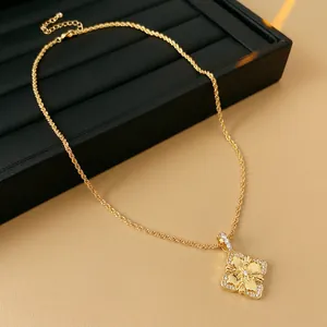 Collier Pendentif Fleur Trèfle Cuivre Plaqué Or Zircone Chaîne De Corde Torsadée Vintage Élégant Bijoux Femmes