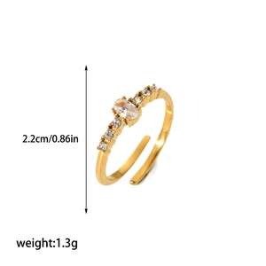 Détail bague ajustable acier inoxydable or 18K taille 2,2cm poids 1,3g avec zircons