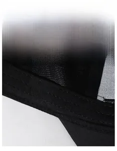 Détail de la bande anti-transpiration et de la doublure en maille respirante de la casquette