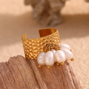 Vintage 18K gold plated stainless steel hammer textured wide ring with pearl tassels