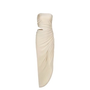 Robe longue bustier beige élégante avec découpe latérale et détails de plis drapés