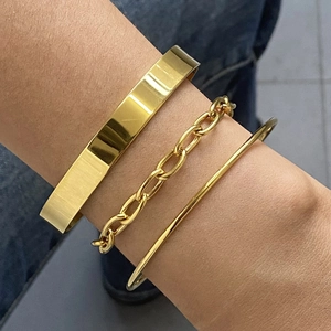 Dreiteiliges goldenes Edelstahl-Armband-Set mit breiter Manschette und Gliederketten