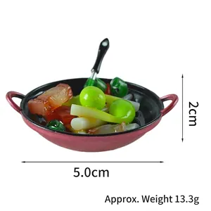 Miniature dollhouse cooking pan with stir-fried food model, size 5.0cm width by 2cm height