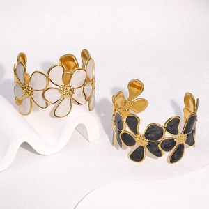 Bracelet Jonc Ouvert Fleur Acier Inoxydable Plaqué Or Émail Marguerite Design Résistant Au Ternissement Bijoux Mode Femme