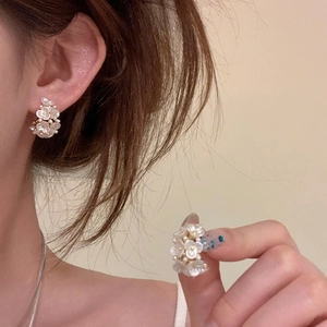 Flower Cluster C-Shaped Stud Earrings With 925 Sterling Silver Earring Post Elegant Gold Plated Alloy Jewelry For Women
