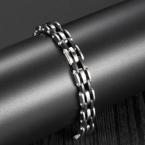 Retro multi-layer stainless steel and black silicone bracelet for men in chain style
