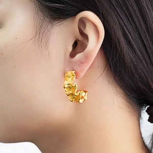 Modern 18K gold-plated stainless steel C-shape earrings with irregular wavy texture