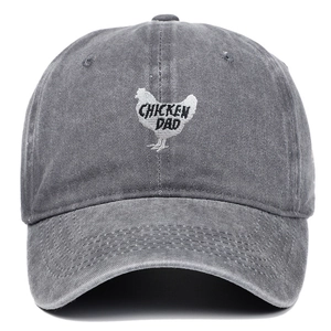 Détail de la casquette vintage en coton lavé gris avec broderie de coq Chicken Dad
