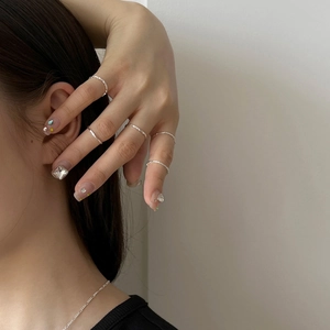 Minimalist S925 sterling silver ring with hammered texture and clear crystal studs