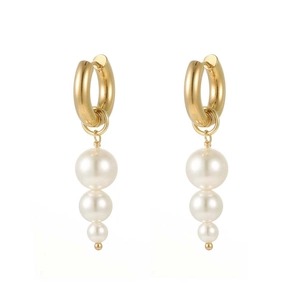 Elegantes pendientes de aro chapados en oro de 18K con tres perlas blancas graduadas