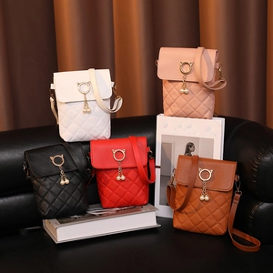 Women PU Leather Crossbody Phone Bag Rhombic Quilted Mini Shoulder Purse With Cat Head Artificial Pearl Pendant Magnetic Closure