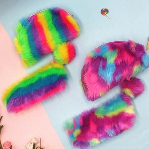 Astucci per matite in peluche color arcobaleno di grande capacità con morbida ecopelliccia