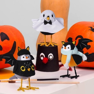 Trois figurines oiseaux d'Halloween en feutrine avec fantôme et chauve-souris pour décoration