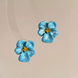 Boucles d'oreilles géométriques en C vintage avec pétales bleus et texture marbre
