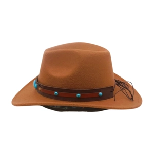 Détail d'un chapeau de cowboy pour enfants avec ruban en cuir et perles turquoise