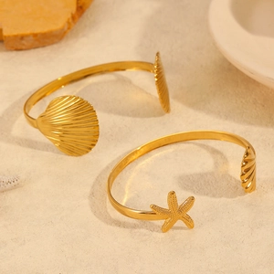 18K Gold Plated Stainless Steel Sea Star Shell Open Bangle For Women Personalized Beach Holiday Style Adjustable Cuff Bangle Jewelry