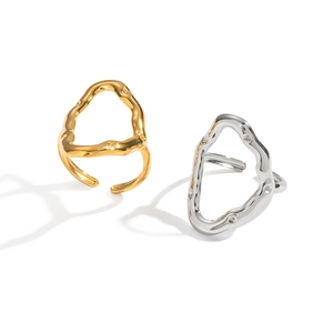 Unregelmäßiges flüssiges geometrisches Ring-Set in Gold und Silber mit Mikro-Pavé-Diamanten