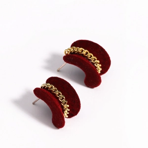 Elegant C-shaped red velvet hoop earrings with a decorative gold chain inlay for women