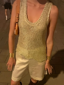 Gouden gebreide tanktop met lovertjes voor dames, v-hals en losvallend mouwloos model
