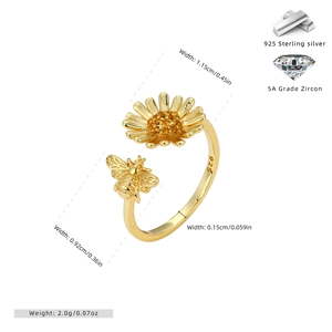 Macro detail of S925 silver bee and sunflower ring with yellow zircon and dimensions