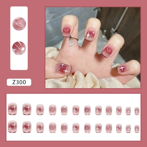 Quadratische Kunstnägel mit rosa Farbverlauf, Herzmustern und Sternen, Modell Z300