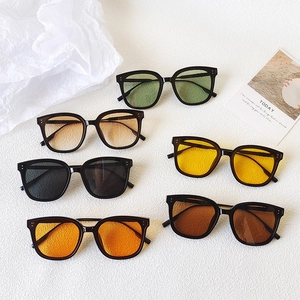 Square Sunglasses Retro Large Thick Frame UV400 Protection Vintage Trendy Unisex Outdoor Travel Fashion Eyewear