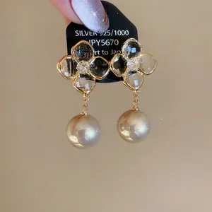 Elegant 18K gold plated flower stud earrings with S925 silver needles and pearls