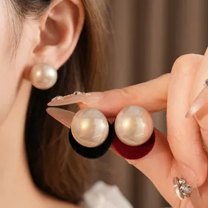 French vintage plush pearl earrings in cream gold with elegant velvet base for women