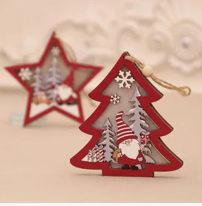 Décoration de Noël en bois découpé au laser avec motif de Père Noël et de forêt