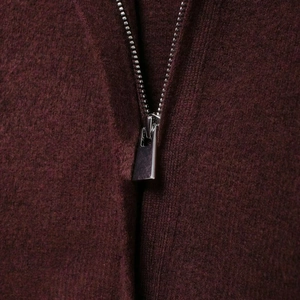 Cardigan en tricot bordeaux pour femme avec fermeture éclair et col à revers élégant