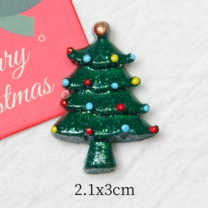 Détail de sapin de Noël en résine pailletée pour bricolage DIY, dimensions 2,1x3cm