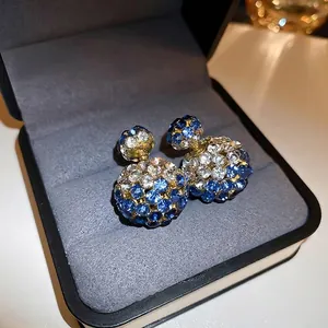 Klassische Silberohrstecker mit blauen Kristallen im luxuriösen Doppelperlen-Design