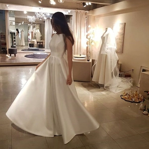 Robe De Mariée Satinée Ligne A Sans Manches Dos Nu Longueur Sol Taille Haute Ivoire Blanc Robe De Mariée Élégante