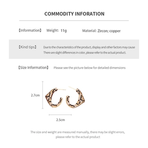 Detailed size specifications for 18K gold plated C-shaped leopard print zircon earrings