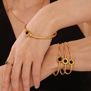 Bracelet Jonc Acier Inoxydable Plaqué Or 18K Câble Torsadé Manchette Ouverte Nacre Noire Bijoux Élégants Femme
